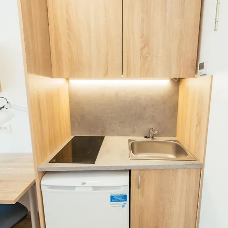 Prenocisca Prisoje * Koper