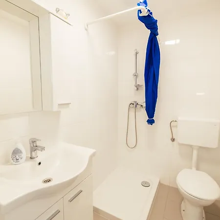 Prenocisca Prisoje * Koper