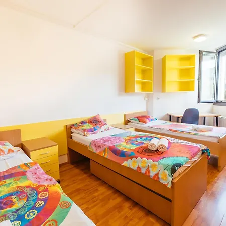 Prenocisca Prisoje Hostel *