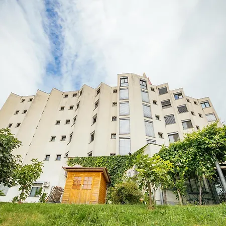 Prenocisca Prisoje Hostel *