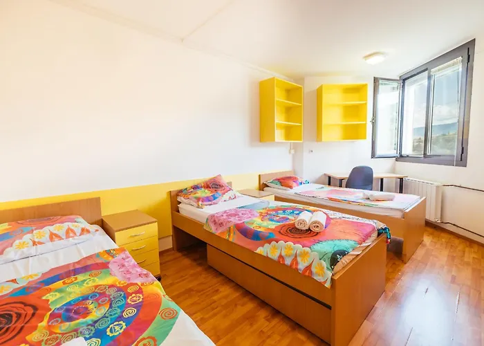 Prenocisca Prisoje Hostel *