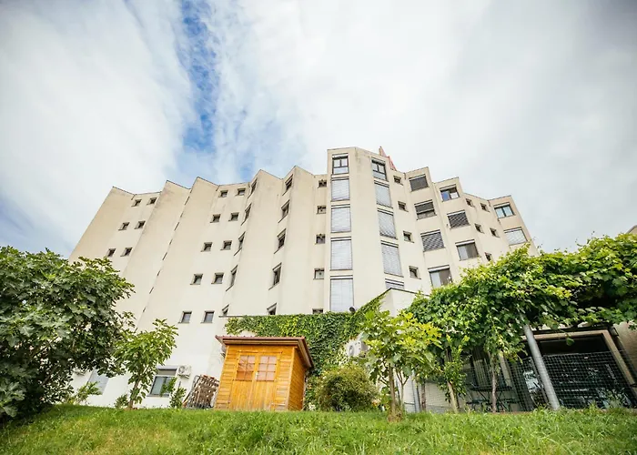 Prenocisca Prisoje Hostel *